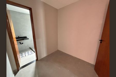 Casa de condomínio à venda com 232m², 4 quartos e 1 vaga Casa de condomínio à venda com 232m², 4 quartos e 1 vagaCloset do quarto 4