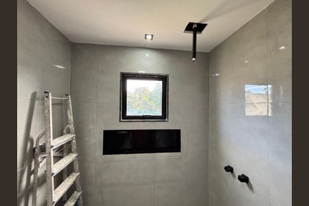 Casa de condomínio à venda com 232m², 4 quartos e 1 vaga Casa de condomínio à venda com 232m², 4 quartos e 1 vagaBanheiro do quarto 3