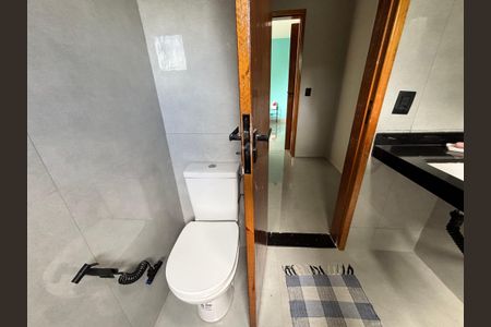 Casa de condomínio à venda com 232m², 4 quartos e 1 vaga Casa de condomínio à venda com 232m², 4 quartos e 1 vagaBanheiro do quarto 3