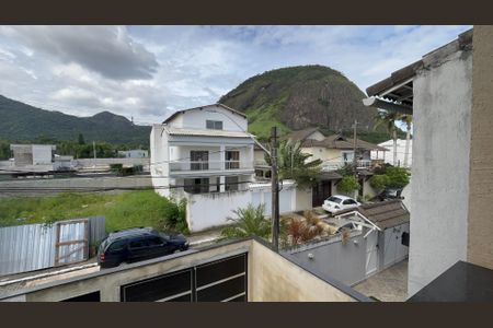 Casa de condomínio à venda com 232m², 4 quartos e 1 vaga Casa de condomínio à venda com 232m², 4 quartos e 1 vagaVista