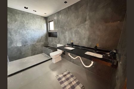 Casa de condomínio à venda com 232m², 4 quartos e 1 vaga Casa de condomínio à venda com 232m², 4 quartos e 1 vagaBanheiro do Quarto 2