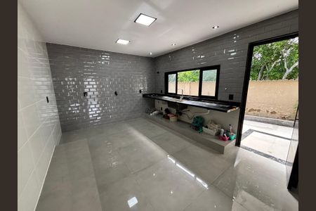 Casa de condomínio à venda com 232m², 4 quartos e 1 vaga Casa de condomínio à venda com 232m², 4 quartos e 1 vagaCozinha