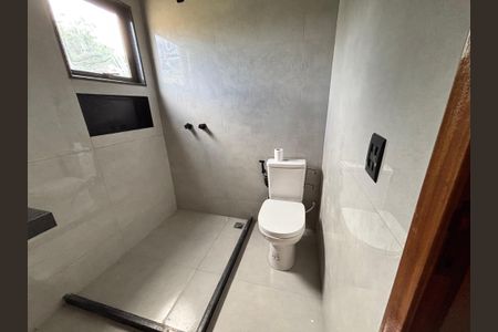 Casa de condomínio à venda com 232m², 4 quartos e 1 vaga Casa de condomínio à venda com 232m², 4 quartos e 1 vagaBanheiro do quarto 4