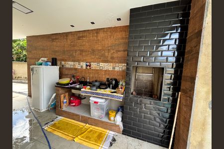 Casa de condomínio à venda com 232m², 4 quartos e 1 vaga Casa de condomínio à venda com 232m², 4 quartos e 1 vagaÁrea externa