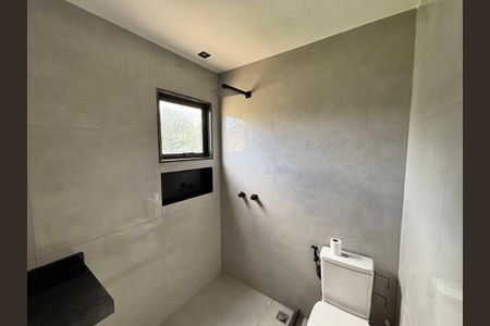 Casa de condomínio à venda com 232m², 4 quartos e 1 vaga Casa de condomínio à venda com 232m², 4 quartos e 1 vagaBanheiro do quarto 4