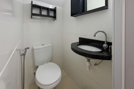 Lavabo  de casa de condomínio para alugar com 2 quartos, 70m² em Maracanã, Praia Grande