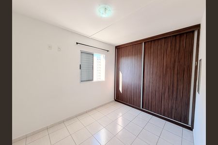 Apartamento à venda com 71m², 3 quartos e 1 vagaQuarto 2