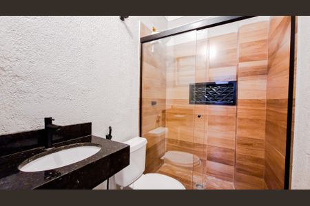 Banheiro de kitnet/studio para alugar com 1 quarto, 27m² em Jardim dos Pimentas, Guarulhos