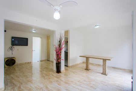 Apartamento para alugar com 55m², 2 quartos e 1 vaga Apartamento para alugar com 55m², 2 quartos e 1 vagaÁrea comum - Salão de festas