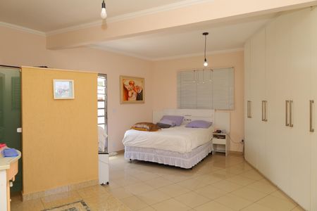 Casa à venda com 326m², 4 quartos e 5 vagasQuarto 3 - Suíte