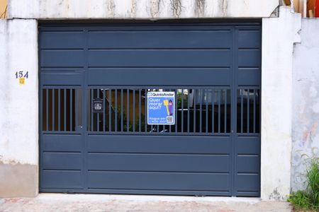 Casa à venda com 326m², 4 quartos e 5 vagasPlaca instalada no portão do imóvel - Código da placa: YEQA-475