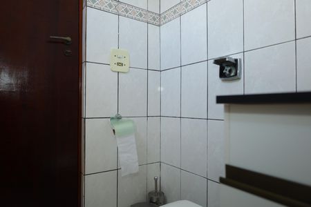 Casa à venda com 326m², 4 quartos e 5 vagasBanheiro 3