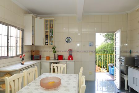 Casa à venda com 326m², 4 quartos e 5 vagasCozinha