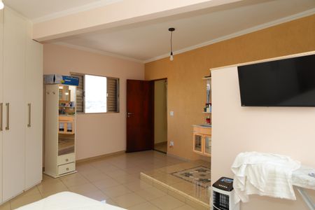 Casa à venda com 326m², 4 quartos e 5 vagasQuarto 3 - Suíte