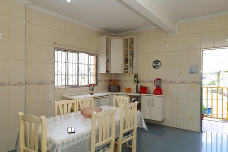 Casa à venda com 326m², 4 quartos e 5 vagasCozinha