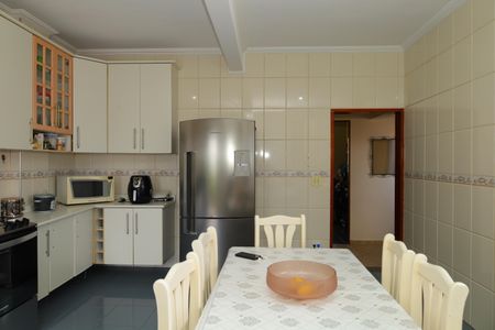 Casa à venda com 326m², 4 quartos e 5 vagasCozinha