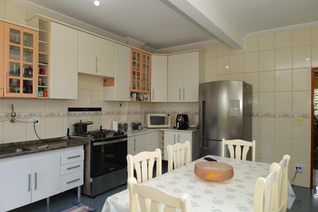 Casa à venda com 326m², 4 quartos e 5 vagasCozinha