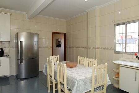 Casa à venda com 326m², 4 quartos e 5 vagasCozinha