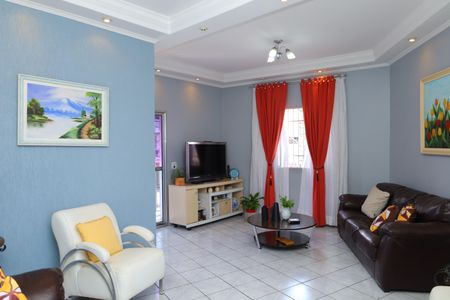 Casa à venda com 326m², 4 quartos e 5 vagasSala