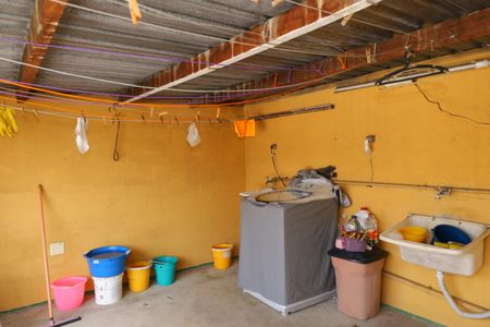 Casa à venda com 326m², 4 quartos e 5 vagasÁrea de Serviço 2