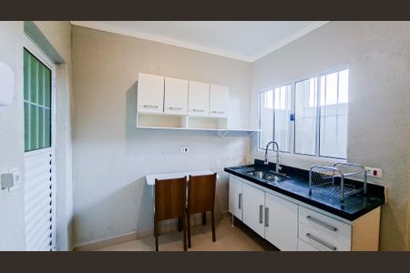 Cozinha de kitnet/studio para alugar com 1 quarto, 32m² em Jardim dos Pimentas, Guarulhos