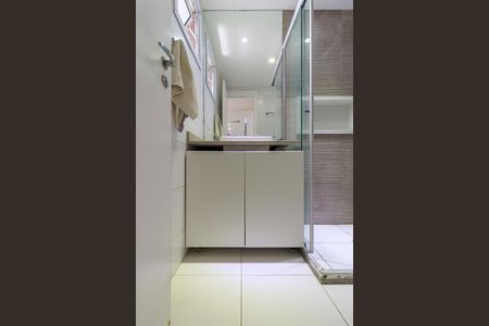 Apartamento à venda com 85m², 2 quartos e 2 vagasSuíte - Banheiro