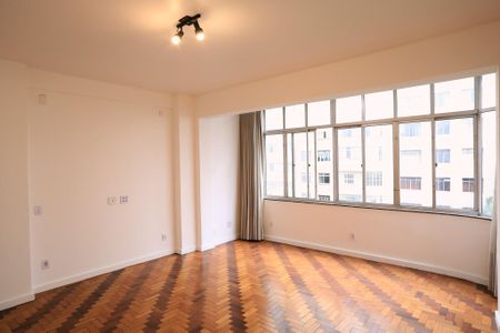 Sala de apartamento para alugar com 3 quartos, 150m² em Centro, Belo Horizonte