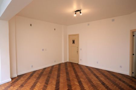 Sala de apartamento para alugar com 3 quartos, 150m² em Centro, Belo Horizonte