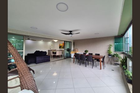 Apartamento à venda com 189m², 4 quartos e 2 vagasVaranda 