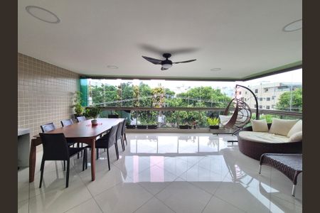 Apartamento à venda com 189m², 4 quartos e 2 vagasVaranda 