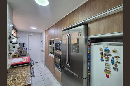 Apartamento à venda com 189m², 4 quartos e 2 vagasCozinha 