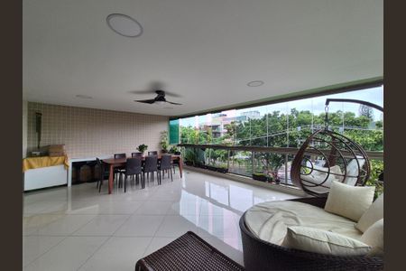 Apartamento à venda com 189m², 4 quartos e 2 vagasVaranda 