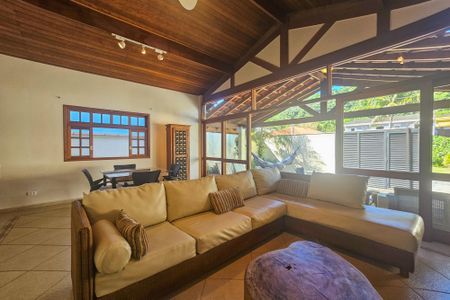 Casa para alugar com 3 quartos, 200m² em Balneario Praia do Pernambuco, Guarujá