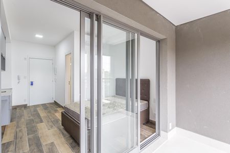 Varanda de kitnet/studio para alugar com 1 quarto, 21m² em Indianópolis, São Paulo