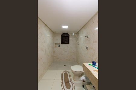 Casa para alugar com 300m², 4 quartos e 2 vagasBanheiro 4