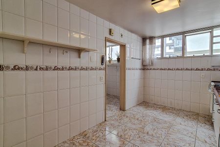 Apartamento à venda com 154m², 3 quartos e 2 vagas Apartamento à venda com 154m², 3 quartos e 2 vagasCozinha