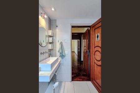 Apartamento à venda com 154m², 3 quartos e 2 vagas Apartamento à venda com 154m², 3 quartos e 2 vagasBanheiro da Suíte