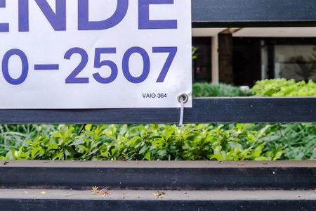 Apartamento à venda com 154m², 3 quartos e 2 vagas Apartamento à venda com 154m², 3 quartos e 2 vagasVAIO-364