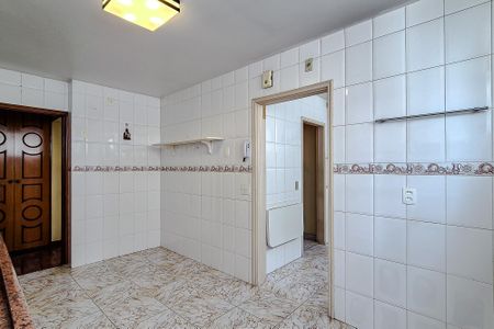 Apartamento à venda com 154m², 3 quartos e 2 vagas Apartamento à venda com 154m², 3 quartos e 2 vagasCozinha