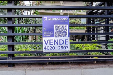 Apartamento à venda com 154m², 3 quartos e 2 vagas Apartamento à venda com 154m², 3 quartos e 2 vagasPlaquinha