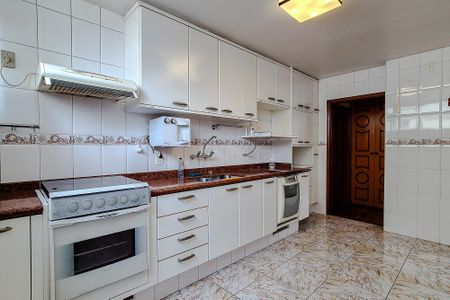 Apartamento à venda com 154m², 3 quartos e 2 vagas Apartamento à venda com 154m², 3 quartos e 2 vagasCozinha
