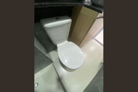 Apartamento para alugar com 37m², 2 quartos e sem vagaBanheiro