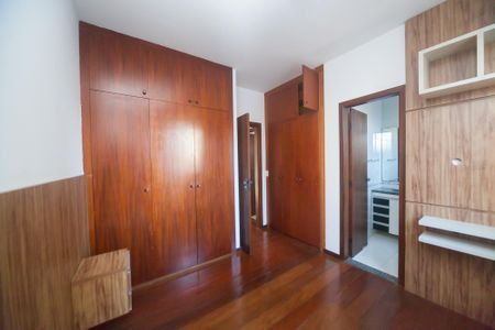 Apartamento à venda com 105m², 3 quartos e 2 vagas Apartamento à venda com 105m², 3 quartos e 2 vagassuite