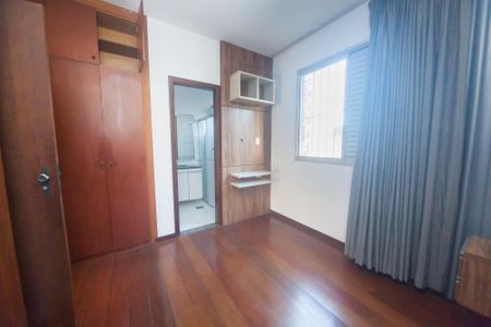 Apartamento à venda com 105m², 3 quartos e 2 vagas Apartamento à venda com 105m², 3 quartos e 2 vagassuite
