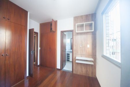 Apartamento à venda com 105m², 3 quartos e 2 vagas Apartamento à venda com 105m², 3 quartos e 2 vagassuite