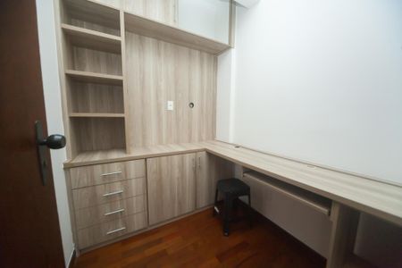 Apartamento à venda com 105m², 3 quartos e 2 vagas Apartamento à venda com 105m², 3 quartos e 2 vagasQuarto de Serviço / escritorio