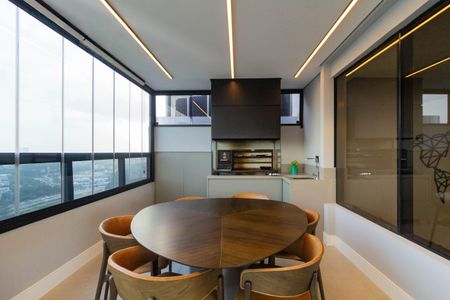 Apartamento à venda com 160m², 3 quartos e 3 vagas Apartamento à venda com 160m², 3 quartos e 3 vagasVaranda gourmet