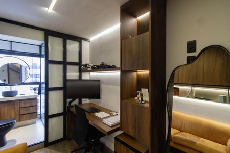 Apartamento à venda com 160m², 3 quartos e 3 vagas Apartamento à venda com 160m², 3 quartos e 3 vagasEscritório