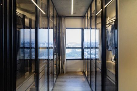 Apartamento à venda com 160m², 3 quartos e 3 vagas Apartamento à venda com 160m², 3 quartos e 3 vagasCloset da suíte