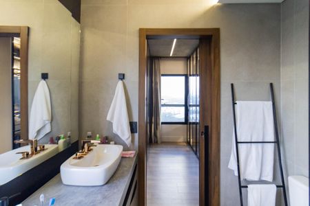 Apartamento à venda com 160m², 3 quartos e 3 vagas Apartamento à venda com 160m², 3 quartos e 3 vagasSuíte